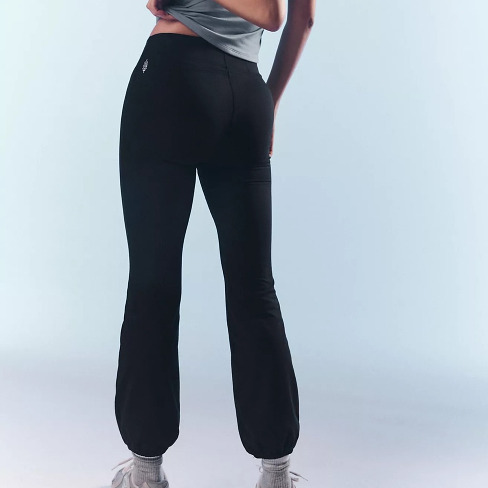 Let’s Bounce Bubble Pant Black FP Movement - Picture 2 of 3